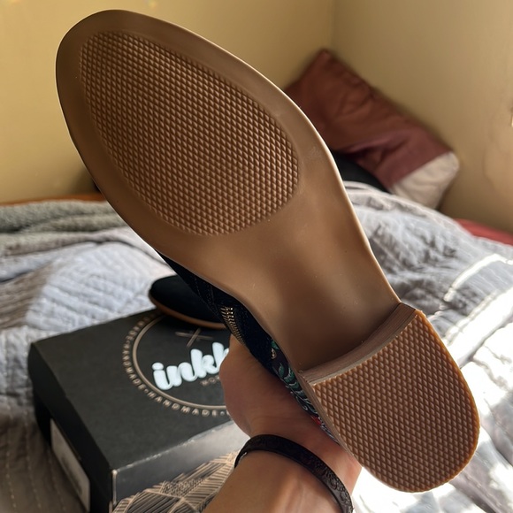 BNWT Never Worn Black Zip Bootie - Picture 3 of 5